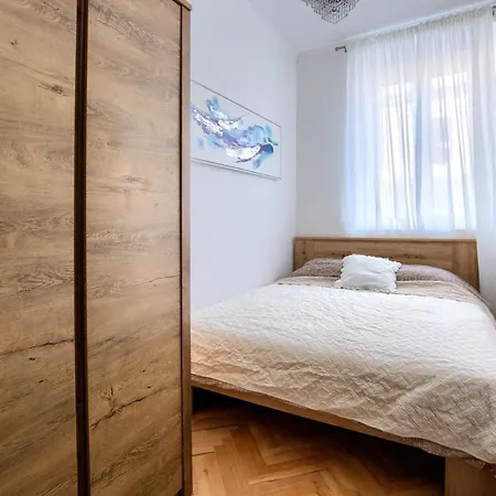 Augustus Apartment