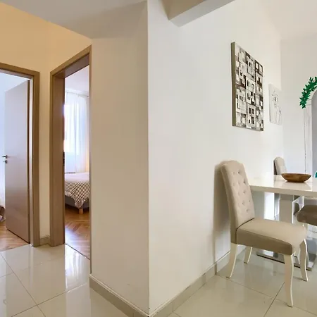 Augustus Apartment Pula